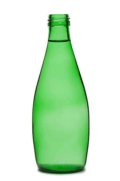 bouteille en verre - white green indoors studio shot photos et images de collection