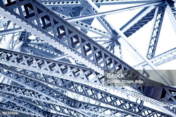 Estrutura Metálica - Fotografias de stock e mais imagens de Engenharia mecânica - Engenharia mecânica, Azul, Abstrato