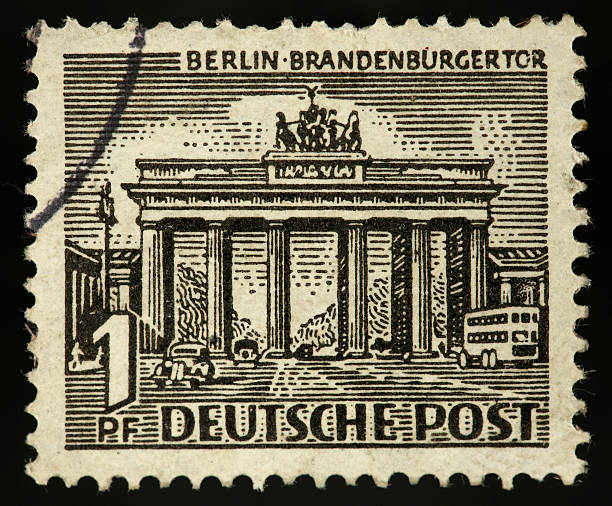 винтажный марка германии 1 цент бранденбургские ворота - deutsches reich стоковые фото и изображения