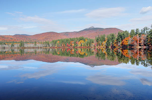 istock Autumn in New Hampshire 184334384