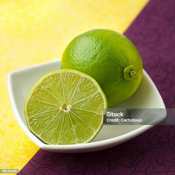 Lima Foto de stock y más banco de imágenes de Alimento - Alimento, Amarillo - Color, Asistencia sanitaria y medicina