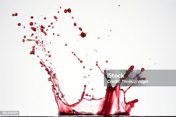 Liquido Rosso Splash I - Fotografie stock e altre immagini di Sangue - Sangue, Schizzare, Spruzzo