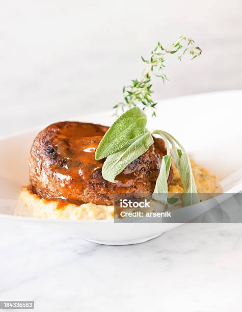 Foto de Churrasco De Costela Assada Com Polenta Macia e mais fotos de stock de Costelinha - Costelinha, Assado na Panela, Churrasco