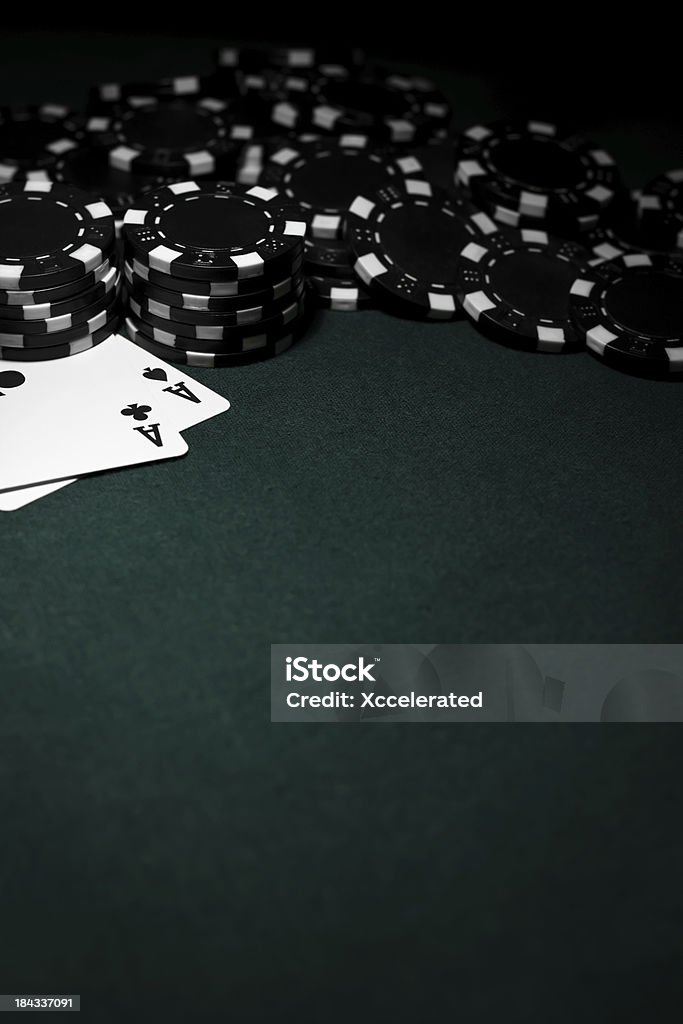 Kieszeń Aces z czarną pokera wióry - Zbiór zdjęć royalty-free (Poker)