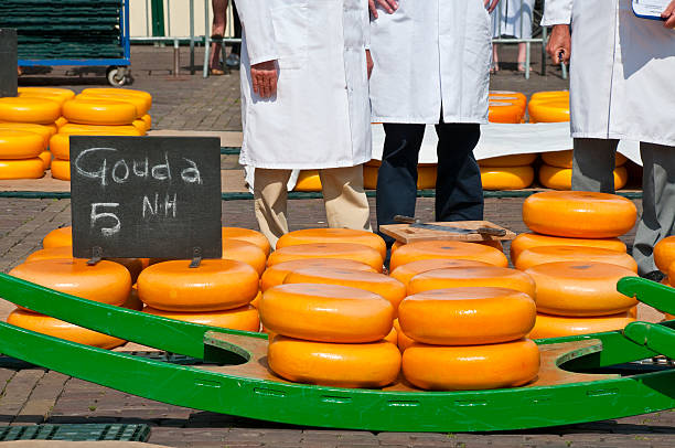 istock Cheese Market Alkmaar 184337125