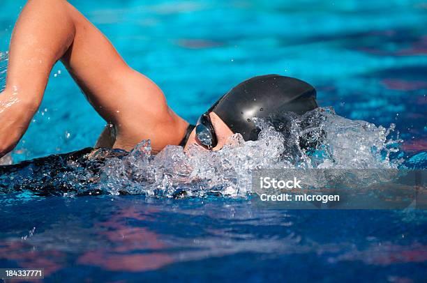 Schwimmer Stockfoto und mehr Bilder von Badebekleidung - Badebekleidung, Bademütze, Bildschärfe