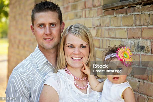 젊은 부품군 가족에 대한 스톡 사진 및 기타 이미지 - 가족, 20-29세, 금발 머리