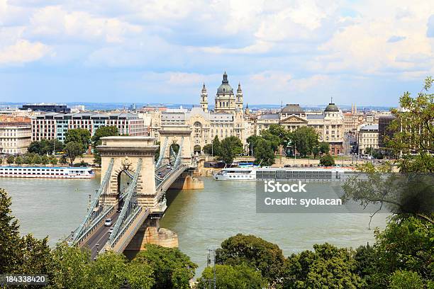 Ponte Delle Catene - Fotografie stock e altre immagini di Budapest - Budapest, Ponte con catene - Ponte sospeso, Ungheria