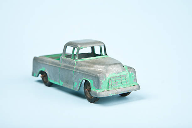 istock Vintage Green Truck on Blue 184338775