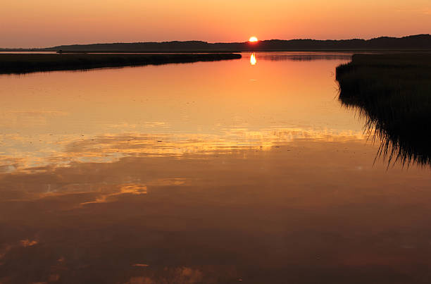 istock Sunrise at Chincoteague 184340151