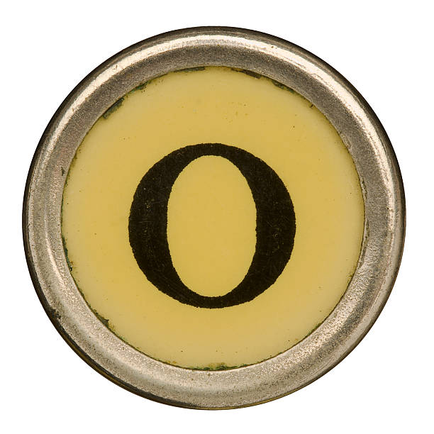 アルファベット文字 o 旧手動タイプライターます。 - typewriter letter o old typewriter key ストックフォトと画像