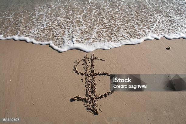Dolar Señal Foto de stock y más banco de imágenes de Símbolo del dólar - Símbolo del dólar, Arena, Playa