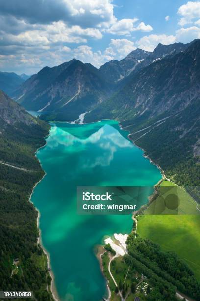 Widok Z Lotu Ptaka Zdjęcie Lake Plansee Tyrol Austria Alpy - zdjęcia stockowe i więcej obrazów Tyrol