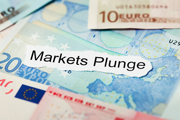 istock Markets Plunge Financial Headline Topic 184340880