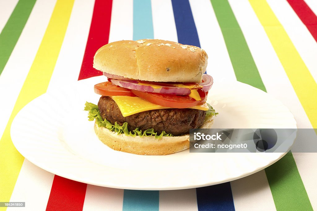 Hamburger auf einem Teller - Lizenzfrei Abnehmen Stock-Foto