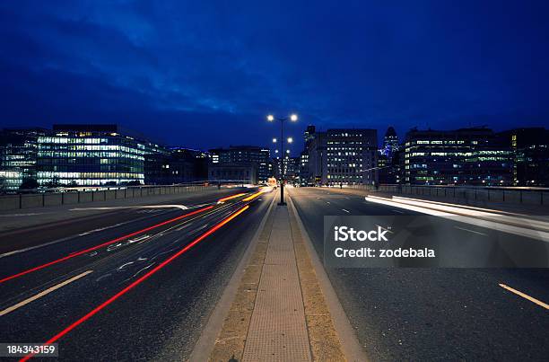 ロンドンのウォータールーブリッジ夜の風景 - ウォタルウ橋のストックフォトや画像を多数ご用意 - ウォタルウ橋, アクションショット, イギリス