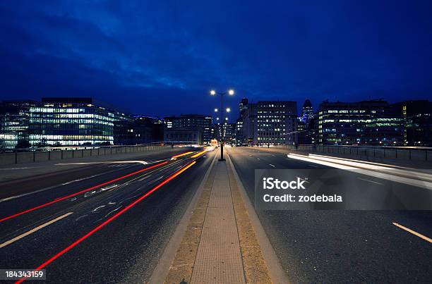 London Waterloo Most Noc Scena Ruchu - zdjęcia stockowe i więcej obrazów Most Waterloo - Most Waterloo, Architektura, Autobus