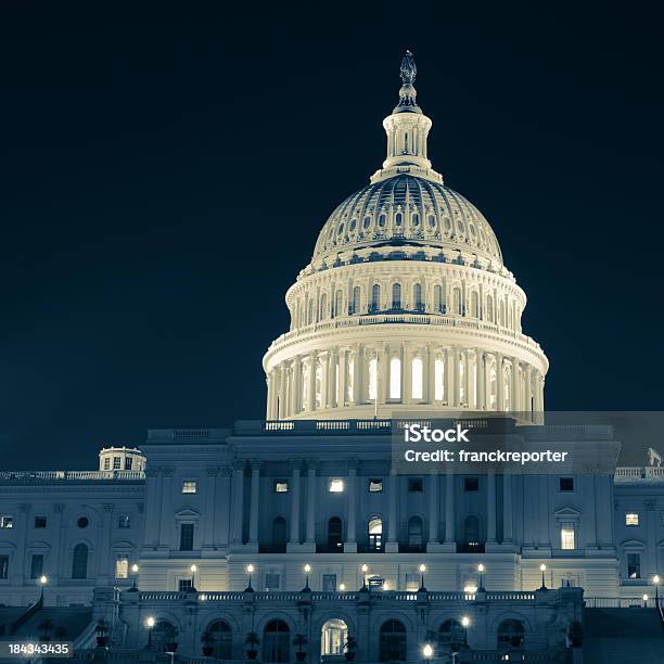 Capitólio Dos Estados Unidos À Noitewashington Dc - Fotografias de stock e mais imagens de Washington DC - Washington DC, Noite, Arquitetura