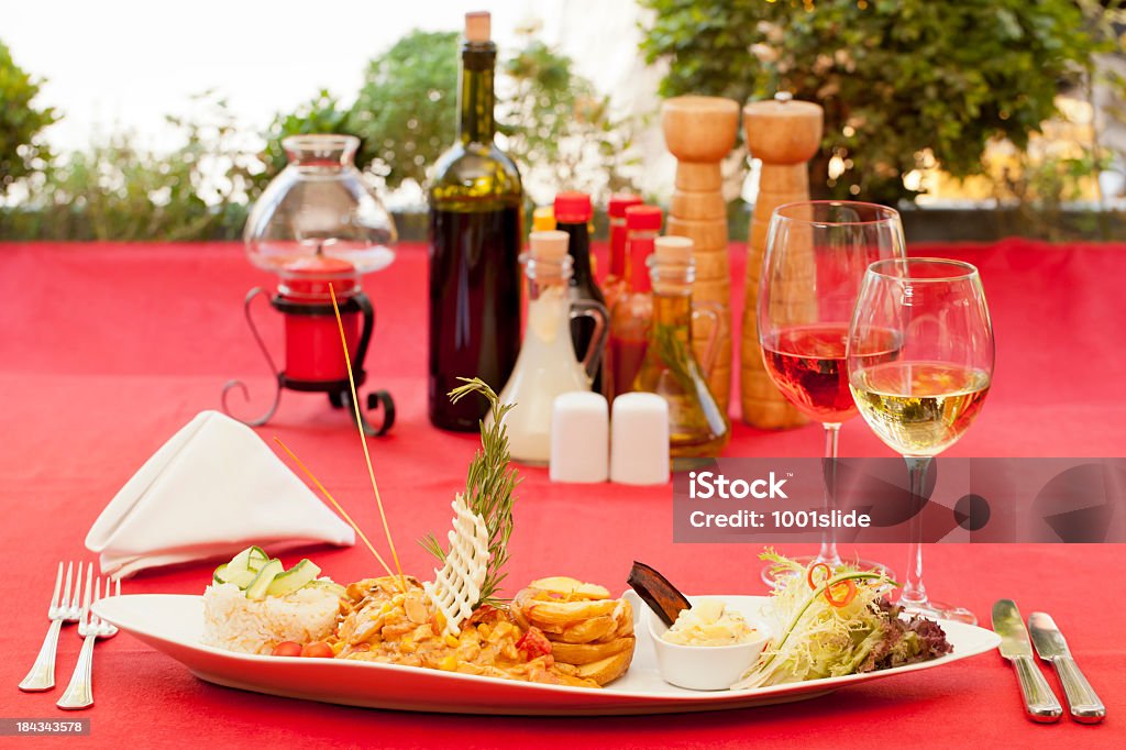Jantar com vinho e Prato de Comida - Royalty-free Vermelho Foto de stock