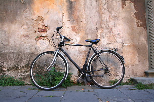 istock old bile in an italian street 184344825