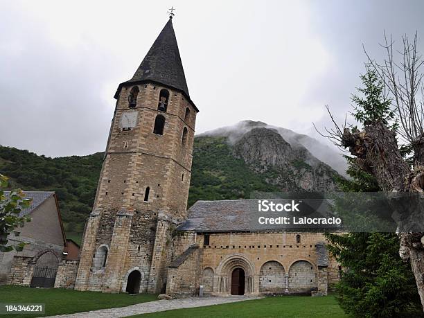 Romanico Chiesa - Fotografie stock e altre immagini di Valle d'Aran - Valle d'Aran, Romanico, Architettura