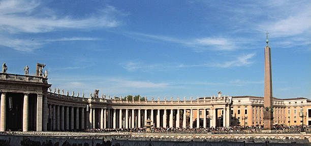 istock St Peter's Square and Basilica, Vatican 184347664