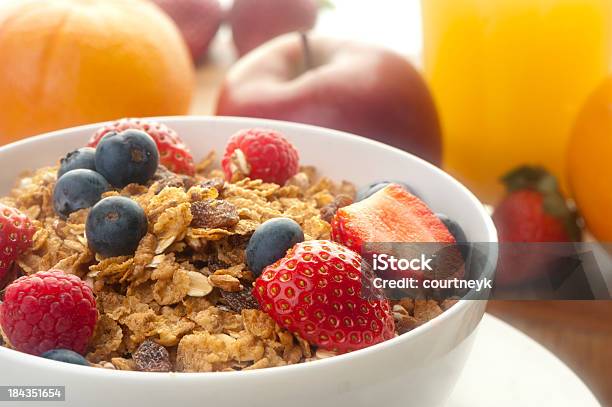 Desayuno Saludable Con Muesli Foto de stock y más banco de imágenes de Cereal de desayuno - Cereal de desayuno, Copo de avena, Corn Flakes