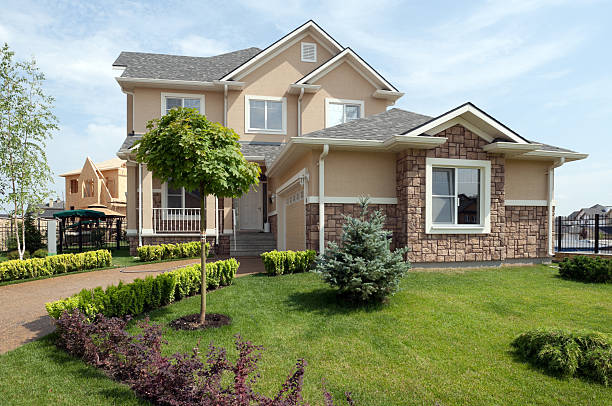 istock Newly constructed home in the suburbs with nice yard  184351801