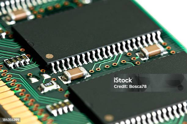 Electrónica De Detalle Foto de stock y más banco de imágenes de Chip - Componente de ordenador - Chip - Componente de ordenador, Color - Tipo de imagen, Colores