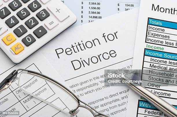 클로즈업 선으로나 청원 For 이혼 이혼에 대한 스톡 사진 및 기타 이미지 - 이혼, 금융, 문서