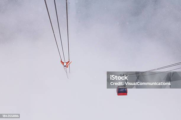 Gondola - zdjęcia stockowe i więcej obrazów Bez ludzi - Bez ludzi, Dzień, Fotografika