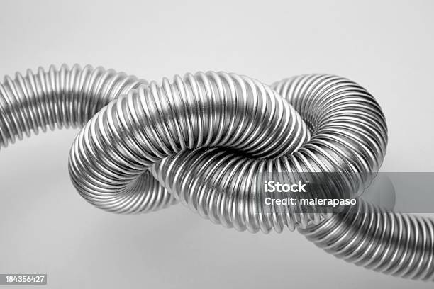 Nudo De Acero Foto de stock y más banco de imágenes de Metal - Metal, Tubo, Nudo - Descripción física