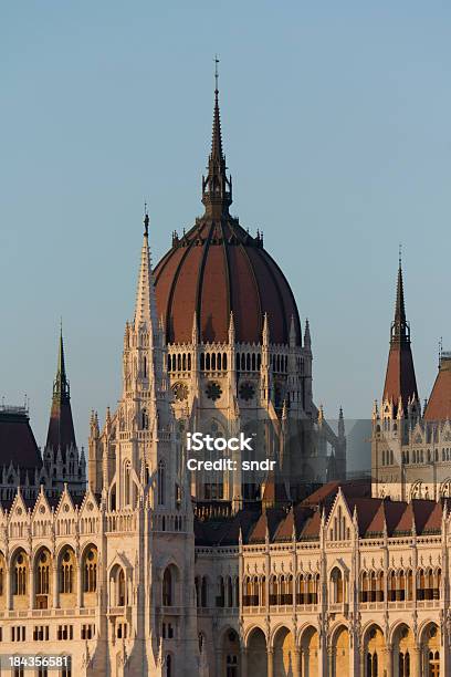 Budynek Parlamentu Węgierskiego - zdjęcia stockowe i więcej obrazów Architektura - Architektura, Bez ludzi, Budapeszt