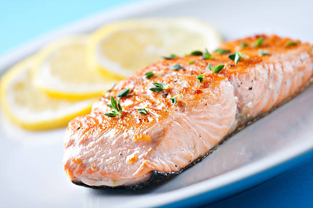 istock Fillet of salmon with asparagus 184358457