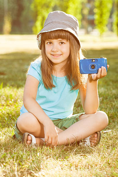 istock Little photographer 184359147