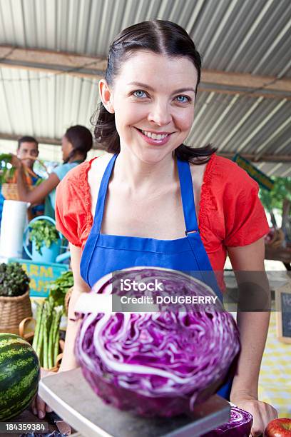 Mercato Degli Allevatori - Fotografie stock e altre immagini di Adulto - Adulto, Adulto di mezza età, Affari