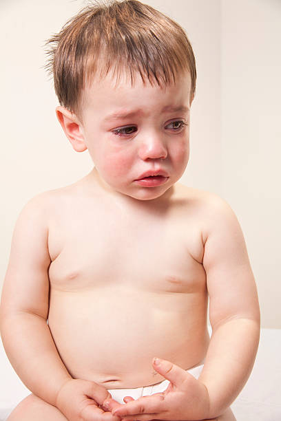 bambino piangere - remote fat overweight dieting foto e immagini stock
