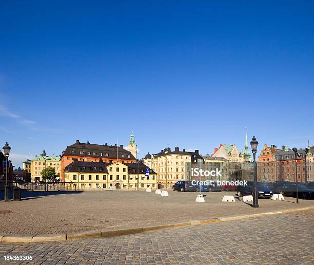 Sztokholm Szwecja - zdjęcia stockowe i więcej obrazów Bez ludzi - Bez ludzi, Bezchmurne niebo, Dom - Budowla mieszkaniowa
