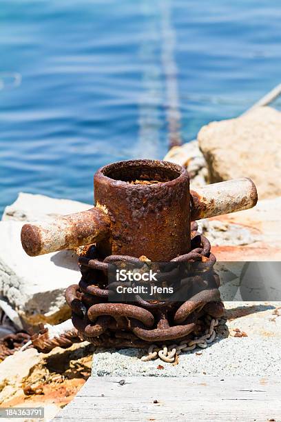 Rusty Pegão - Fotografias de stock e mais imagens de Ancorado - Ancorado, Atracado, Beira d'Água