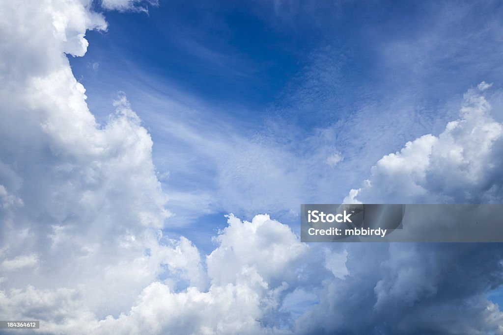 Espectacular cielo de verano - Foto de stock de Aire libre libre de derechos