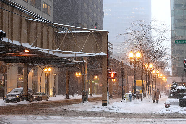 chicago trem elevado no inverno - trem elevado - fotografias e filmes do acervo