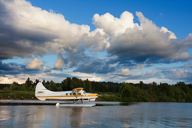 Wasserflugzeug wartet Flug am Abend – Foto