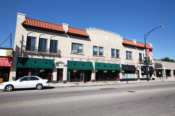 istock Restaurant and Shops on Northwest Highway in Edison Park, Chicag 184365546