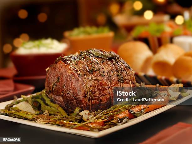 Assado Jantar De Natal De Carne - Fotografias de stock e mais imagens de Natal - Natal, Assado, Carne de Vaca