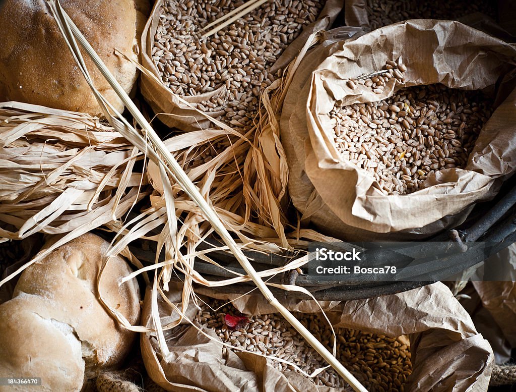 Casa hacer pan - Foto de stock de Al horno libre de derechos