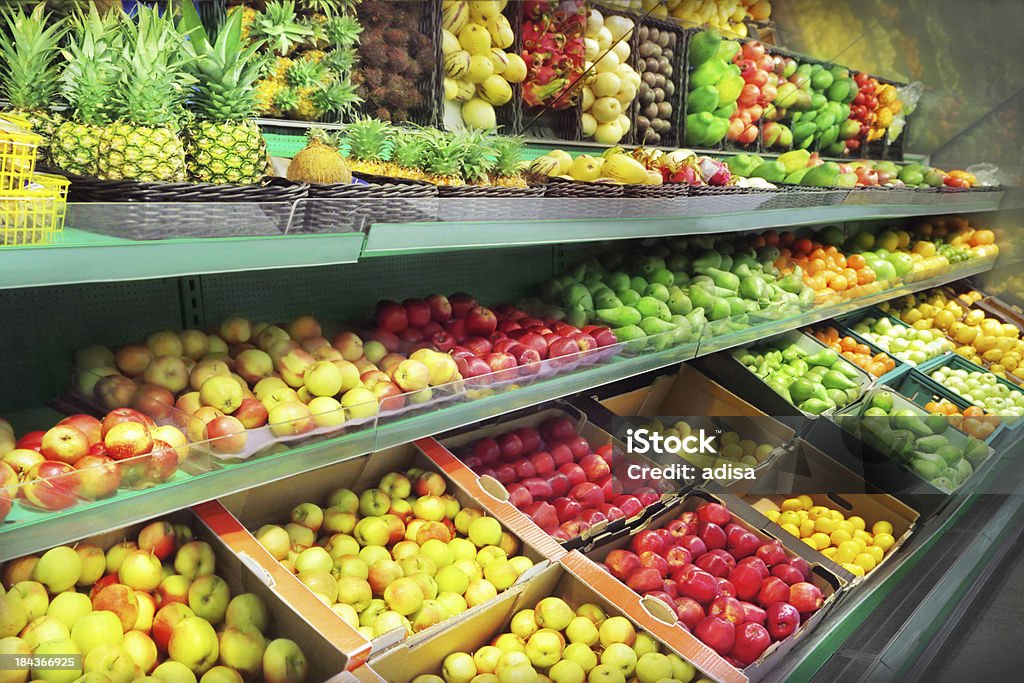 Mercato della frutta - Foto stock royalty-free di Corridoio - Oggetto creato dall'uomo