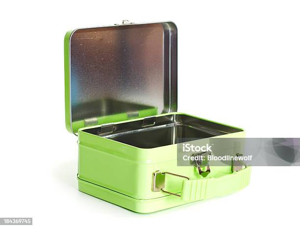 旧緑の金属 Lunchbox 白い背景にオープンしました - ランチボックスのストックフォトや画像を多数ご用意 - ランチボックス, カットアウト, 人物なし