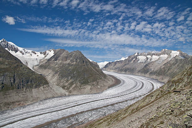 素晴らしいアレッチ氷河、ウォリス,switzerland - valley uncultivated swisse cold ストックフォトと画像