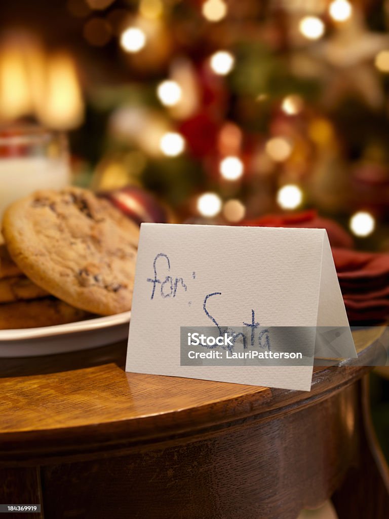 Latte e biscotti per la Santa - Foto stock royalty-free di Alimentazione non salutare