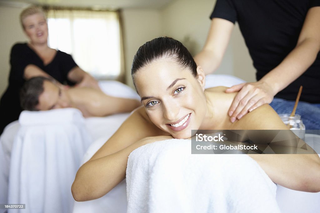 Massagem terapêutica - Foto de stock de 20 Anos royalty-free